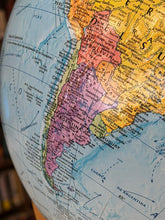 Cargar imagen en el visor de la galería, Globo Terráqueo Azul 30 cm (base de madera con rosa de los vientos) arco metálico con translación - GLOBEMASTER