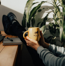 Cargar imagen en el visor de la galería, Taza Marley mug amarillo - Marley Coffee
