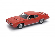 Cargar imagen en el visor de la galería, 1969 PONTIAC GTO - Auto Coleccionable
