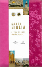 Cargar imagen en el visor de la galería, BIBLIA RVR1960 TAMAÑO MANUAL LETRA GRANDE CON CIERRE E ÍNDICE (TAPA IMITACIÓN PIEL - COLOR ROSADO CON ROSAS EN RELIEVE)
