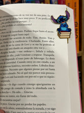 Cargar imagen en el visor de la galería, Marcapáginas Pro metálico Stitch
