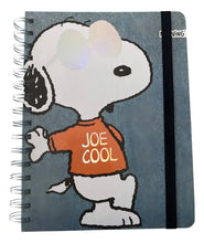 Cargar imagen en el visor de la galería, Libreta Snoopy (A5 con Espiral y liga) - Mooving
