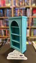 Cargar imagen en el visor de la galería, Librero pequeño decorativo con puerta - celeste
