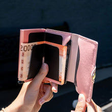 Cargar imagen en el visor de la galería, Billetera Limited Citrus -Pastel Pink
